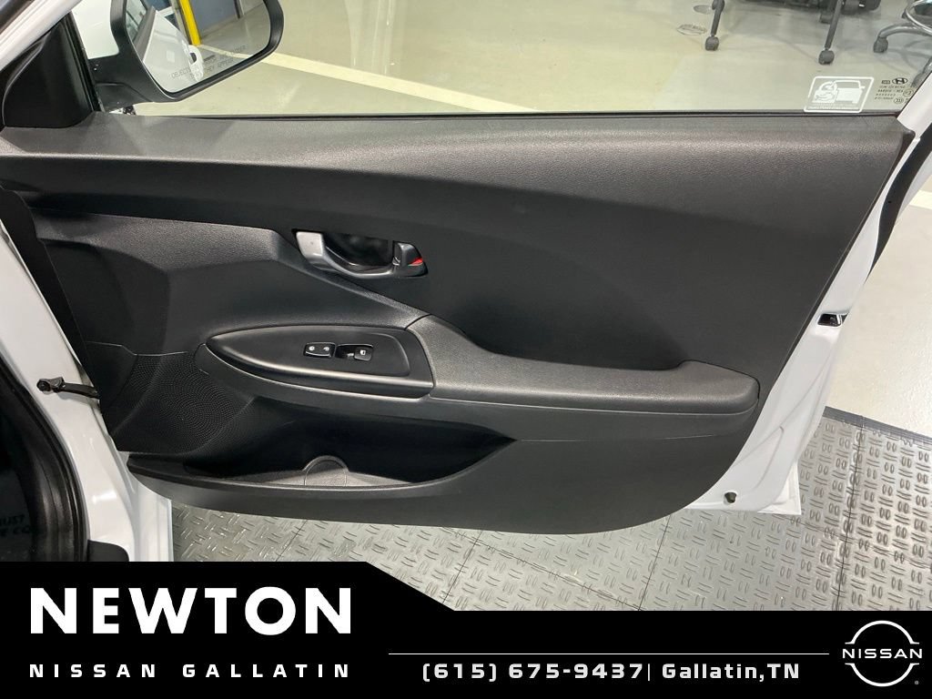 Used 2019 Hyundai Veloster 2.0 FWD image 35