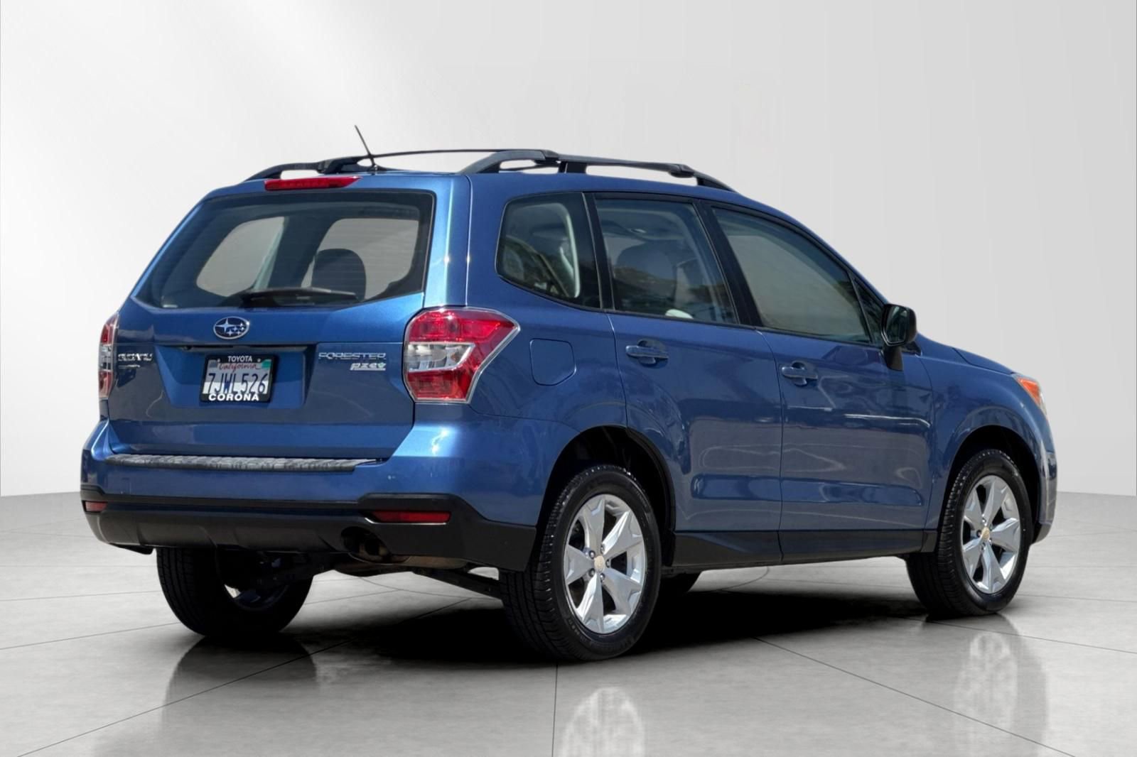 Used 2015 Subaru Forester 2.5i w/ Alloy Wheel Package AWD/4WD image 3