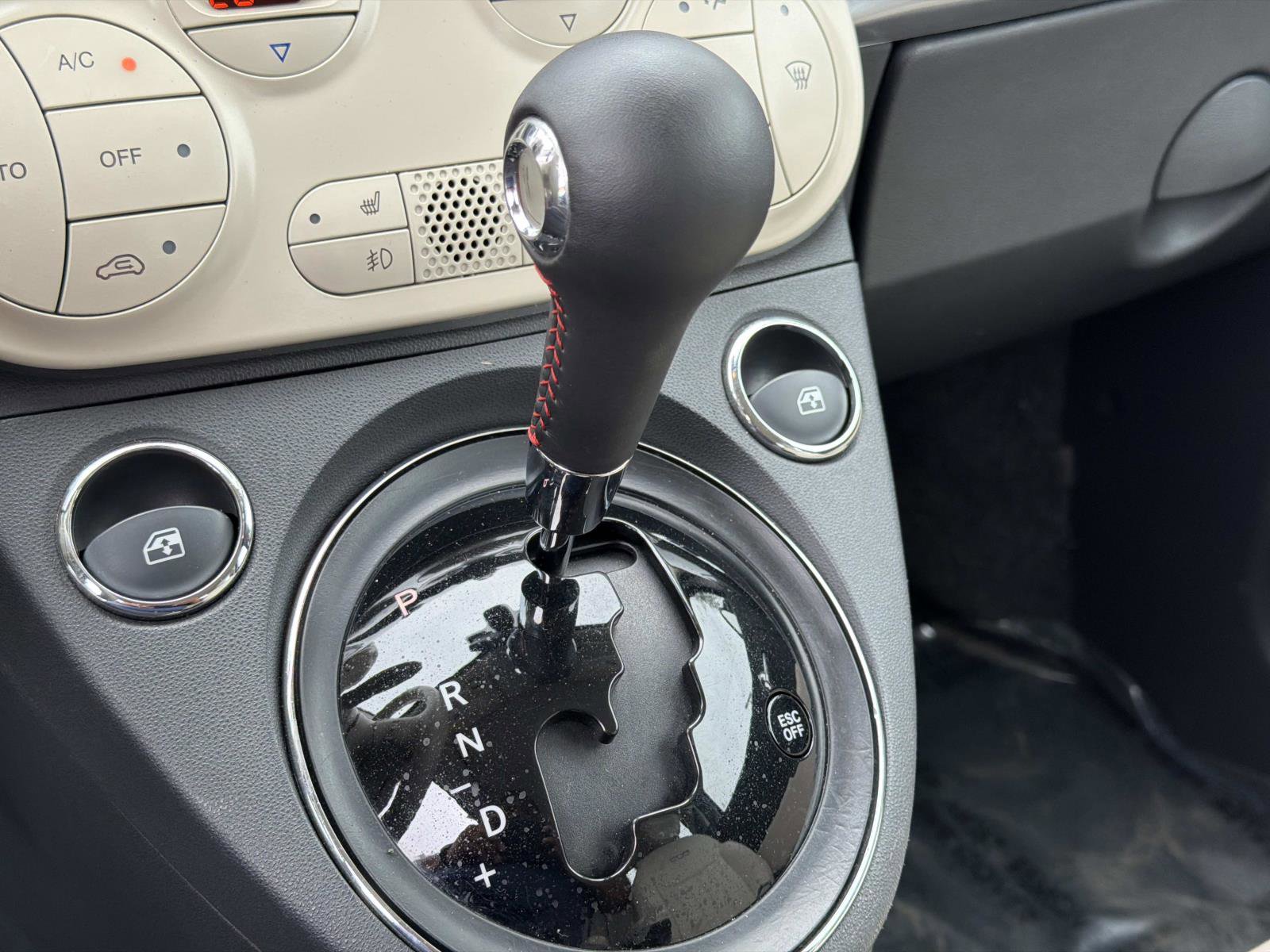 Used 2018 FIAT 500 Lounge FWD image 24