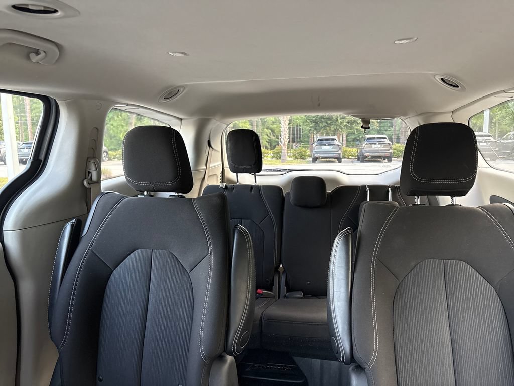 Used 2021 Chrysler Voyager LX FWD image 23