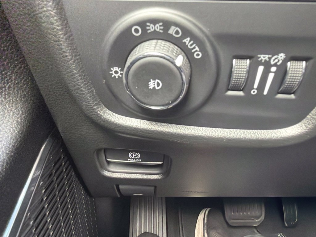 Used 2024 Jeep Grand Cherokee Overland RWD image 33