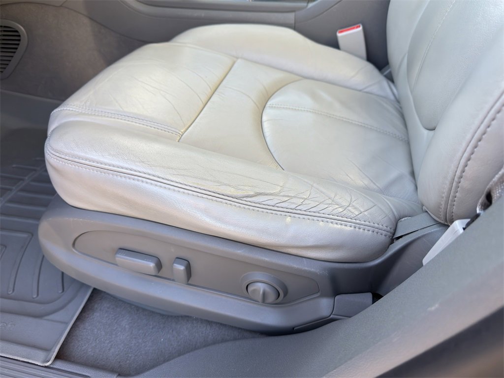 Used 2014 Chevrolet Traverse LT image 16