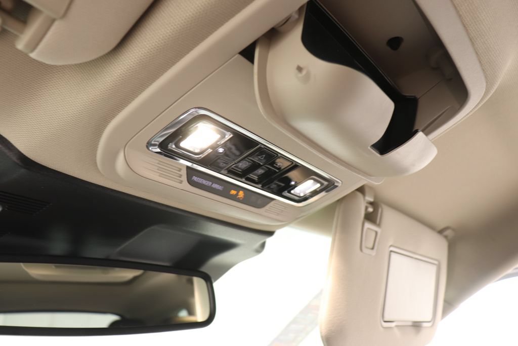 Used 2024 Lincoln Corsair Grand Touring AWD/4WD image 18