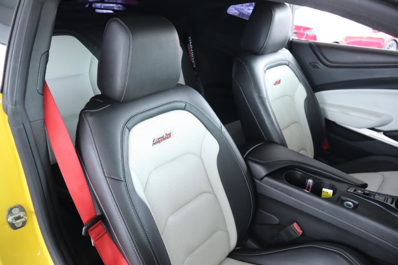 Used 2017 Chevrolet Camaro SS RWD image 33