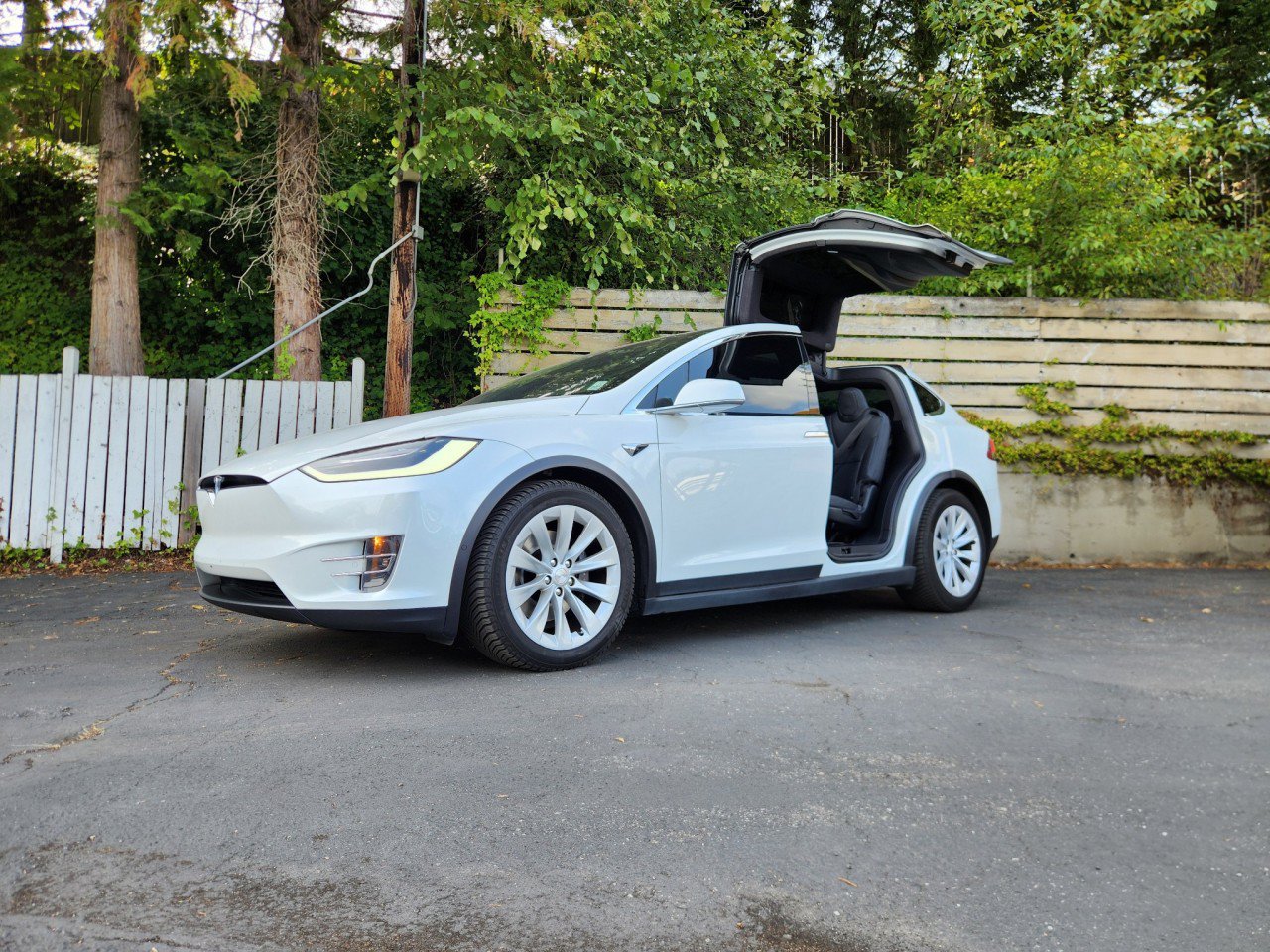 Used 2017 Tesla Model X 100D AWD/4WD image 16