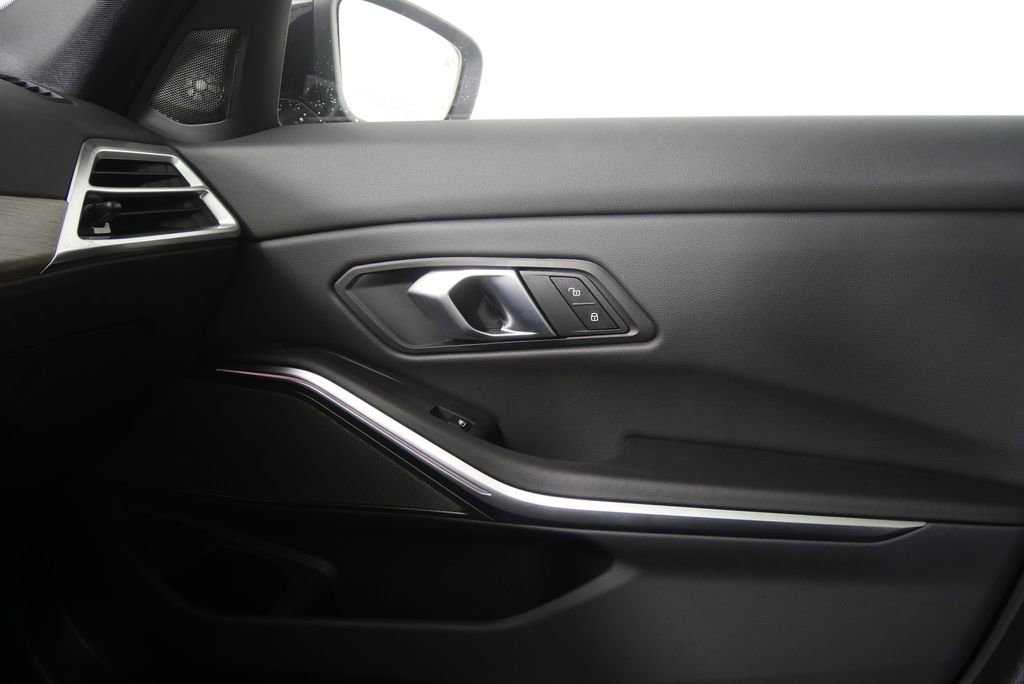 Used 2025 BMW 330i xDrive Sedan image 24