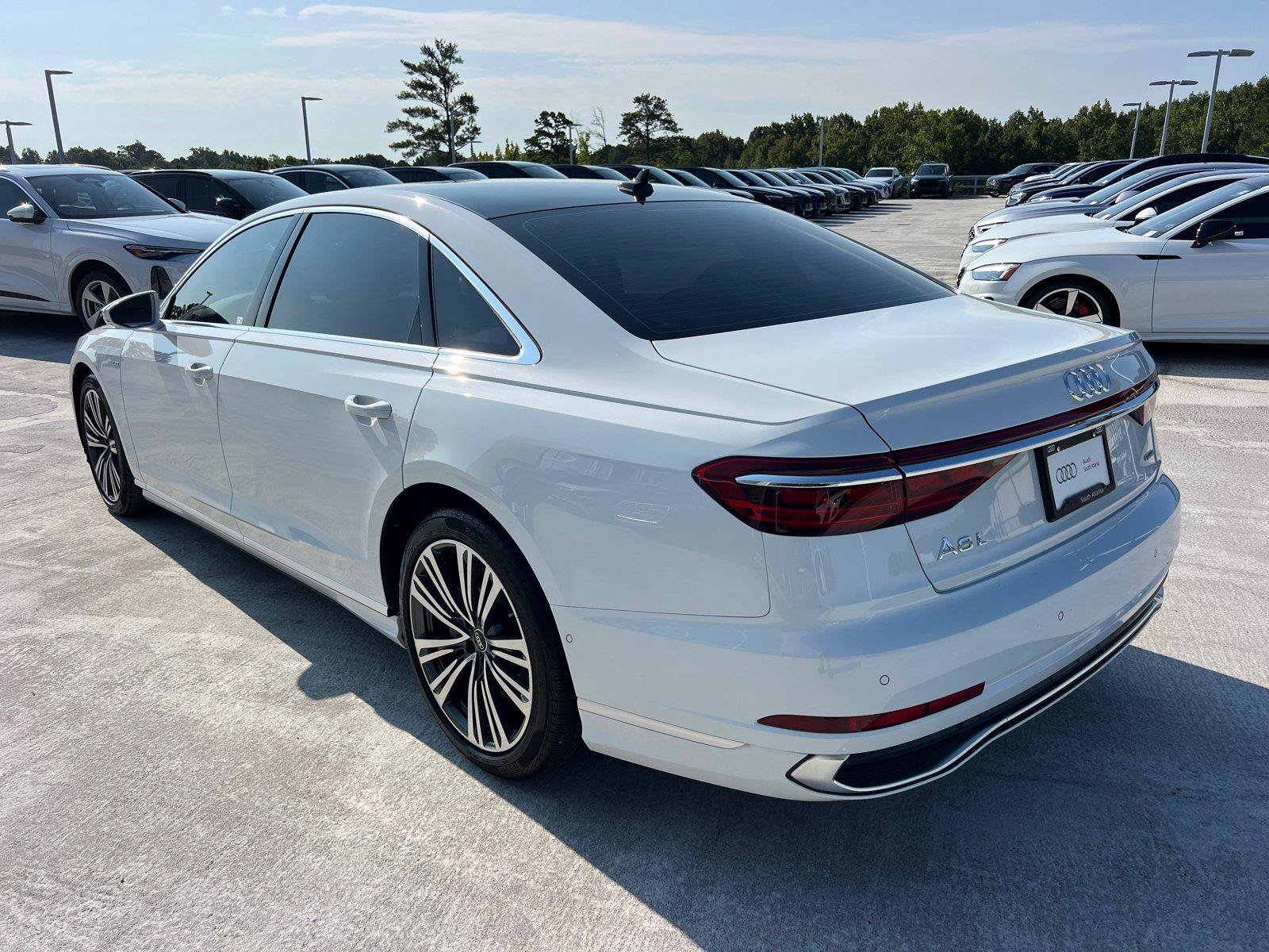 Used 2022 Audi A8 L 3.0T AWD/4WD image 7