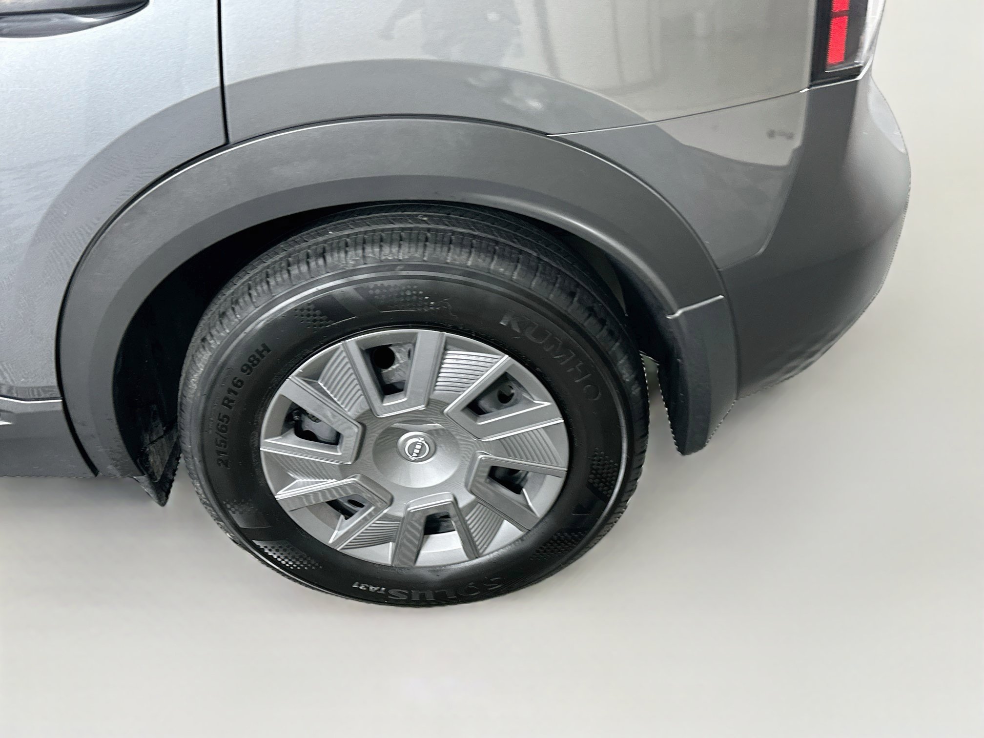 Used 2025 Nissan Kicks S FWD image 11