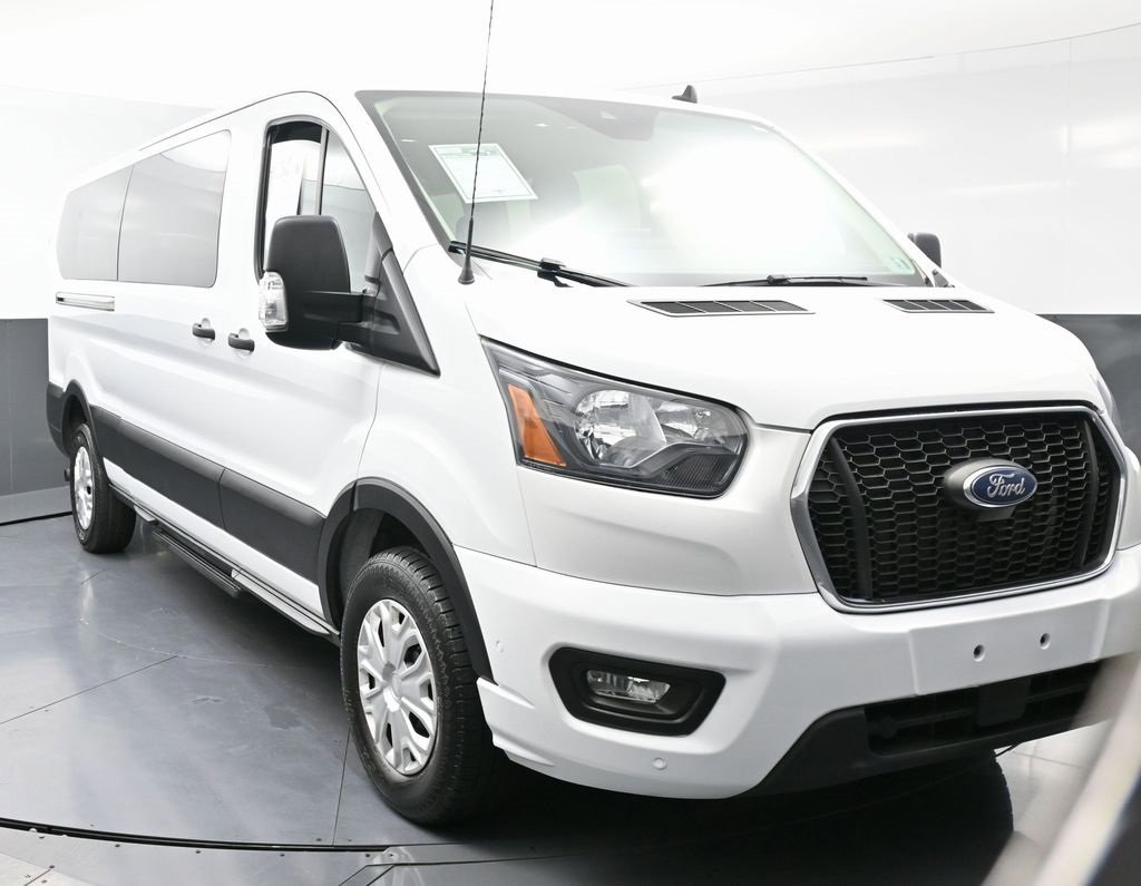 Used 2023 Ford Transit 350 XLT image 3