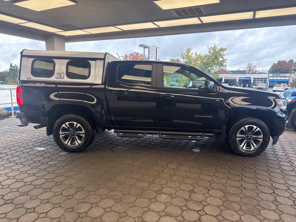 Used 2022 Chevrolet Colorado Z71 AWD/4WD image 5
