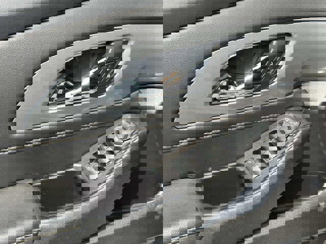 Used 2020 Chevrolet Traverse LT w/ Driver Confidence II Package image 18