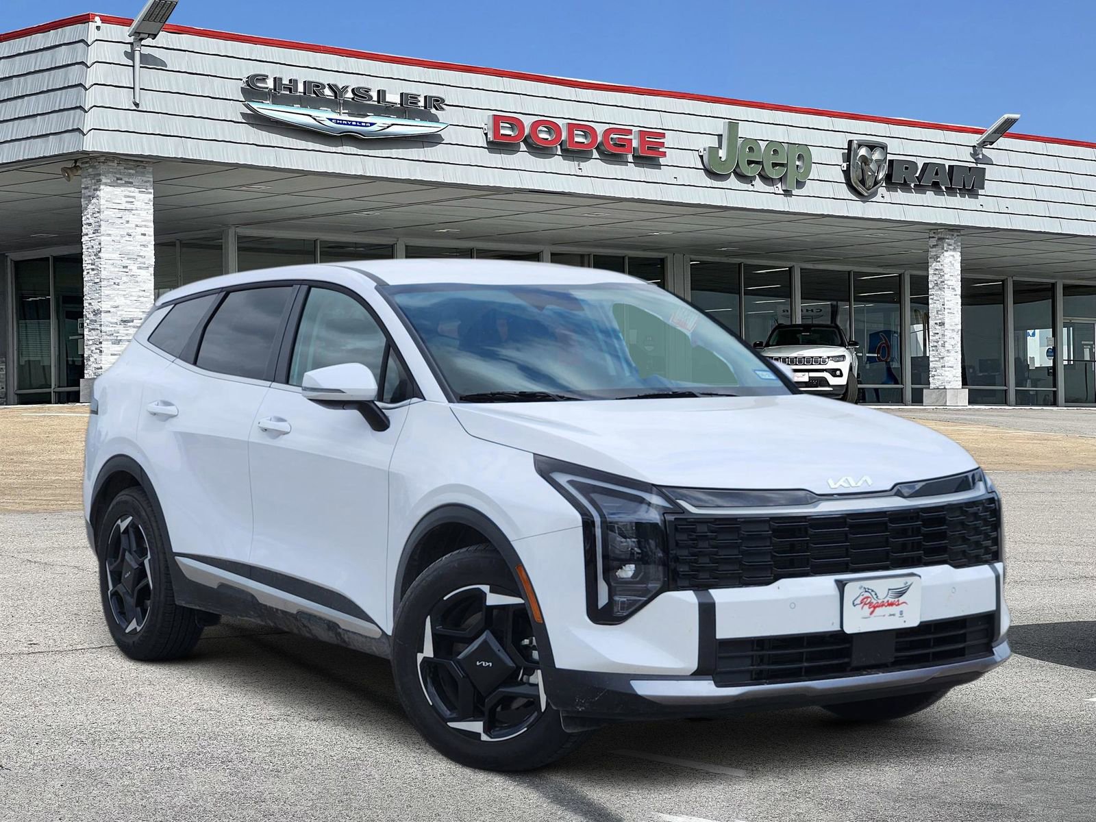 Used 2026 Kia Sportage EX image 1