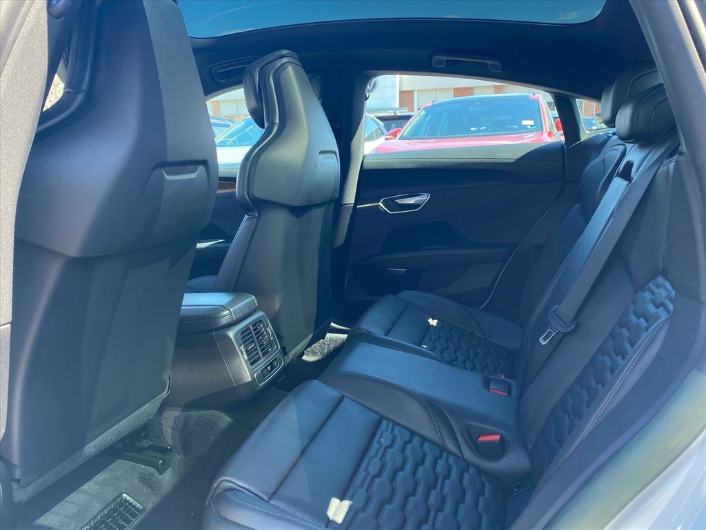 Used 2023 Audi e-tron GT Premium Plus image 21