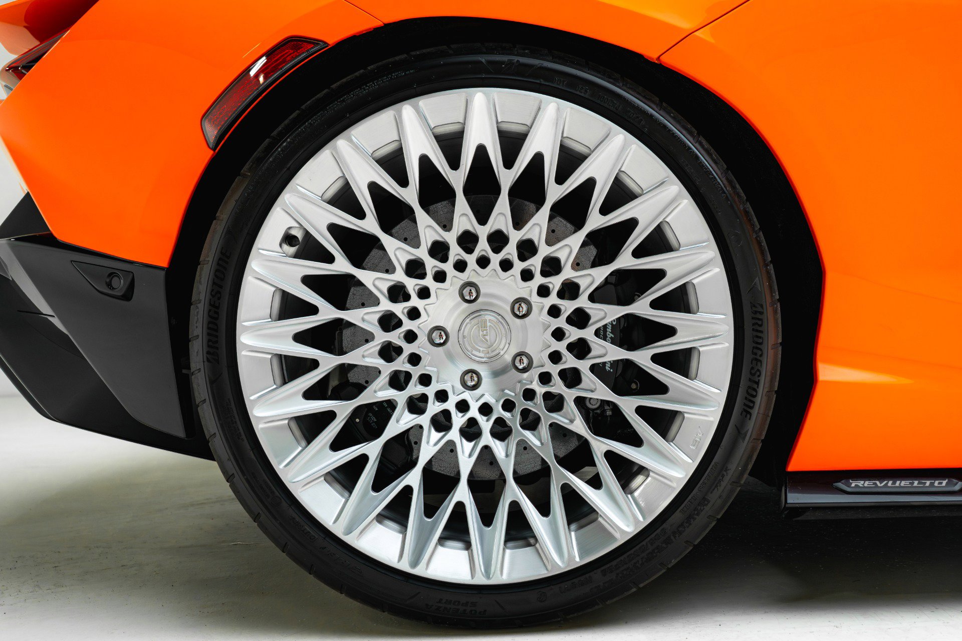 Used 2024 Lamborghini Revuelto AWD/4WD image 25