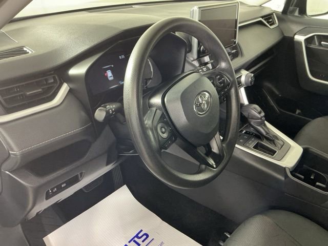 Used 2024 Toyota RAV4 XLE FWD image 9