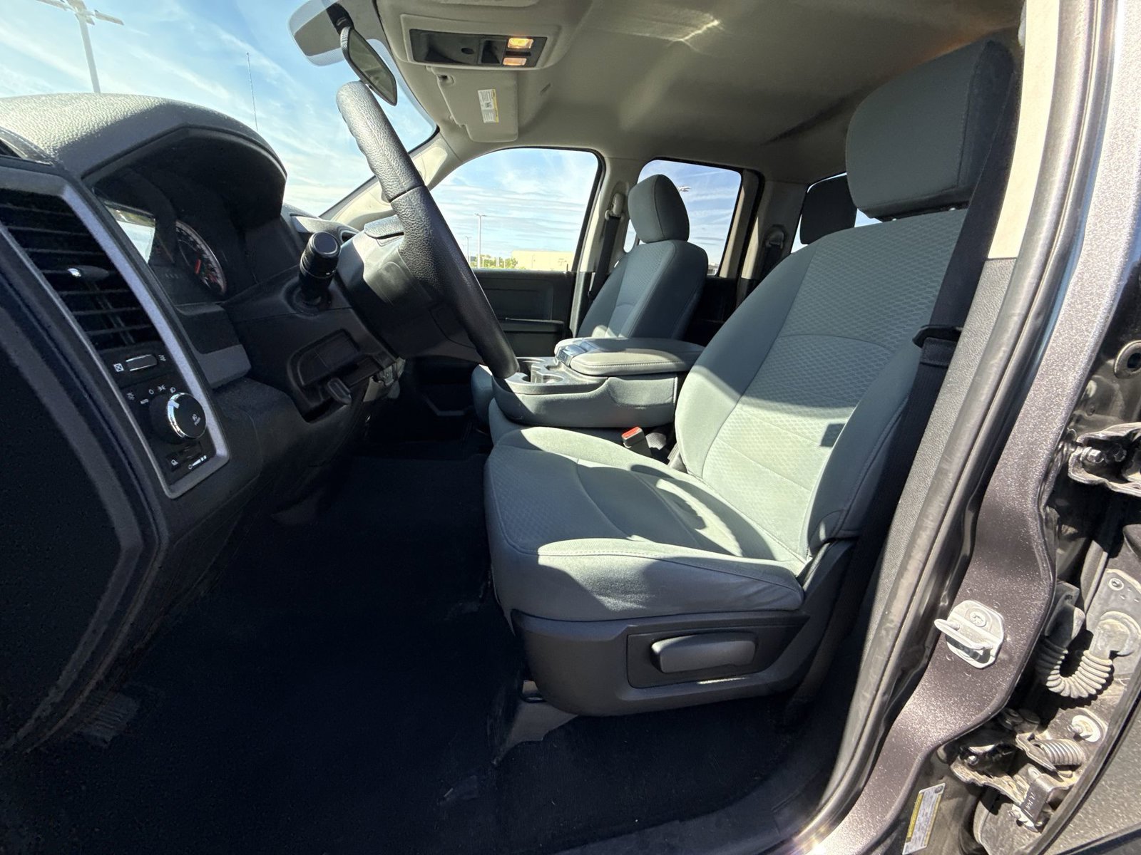 Used 2017 RAM 1500 Express AWD/4WD image 13