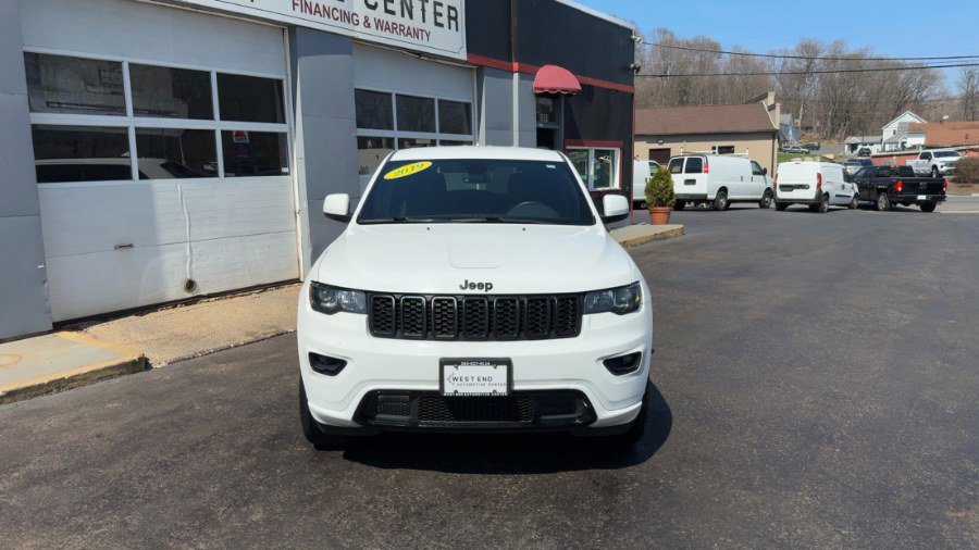 Used 2019 Jeep Grand Cherokee Altitude AWD/4WD image 3