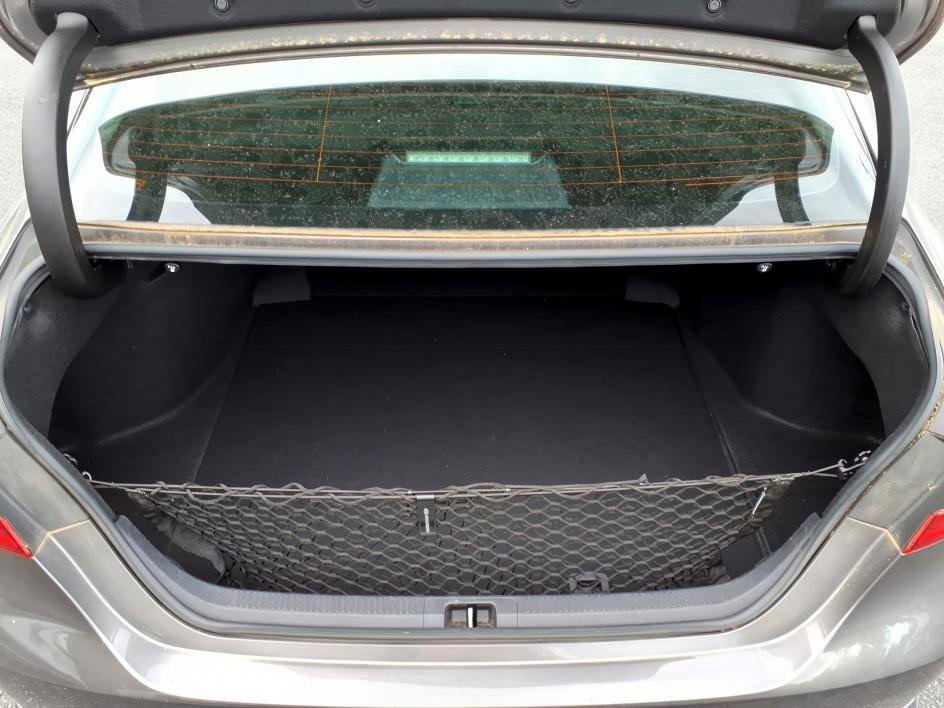 Certified 2020 Toyota Camry XSE FWD image 9
