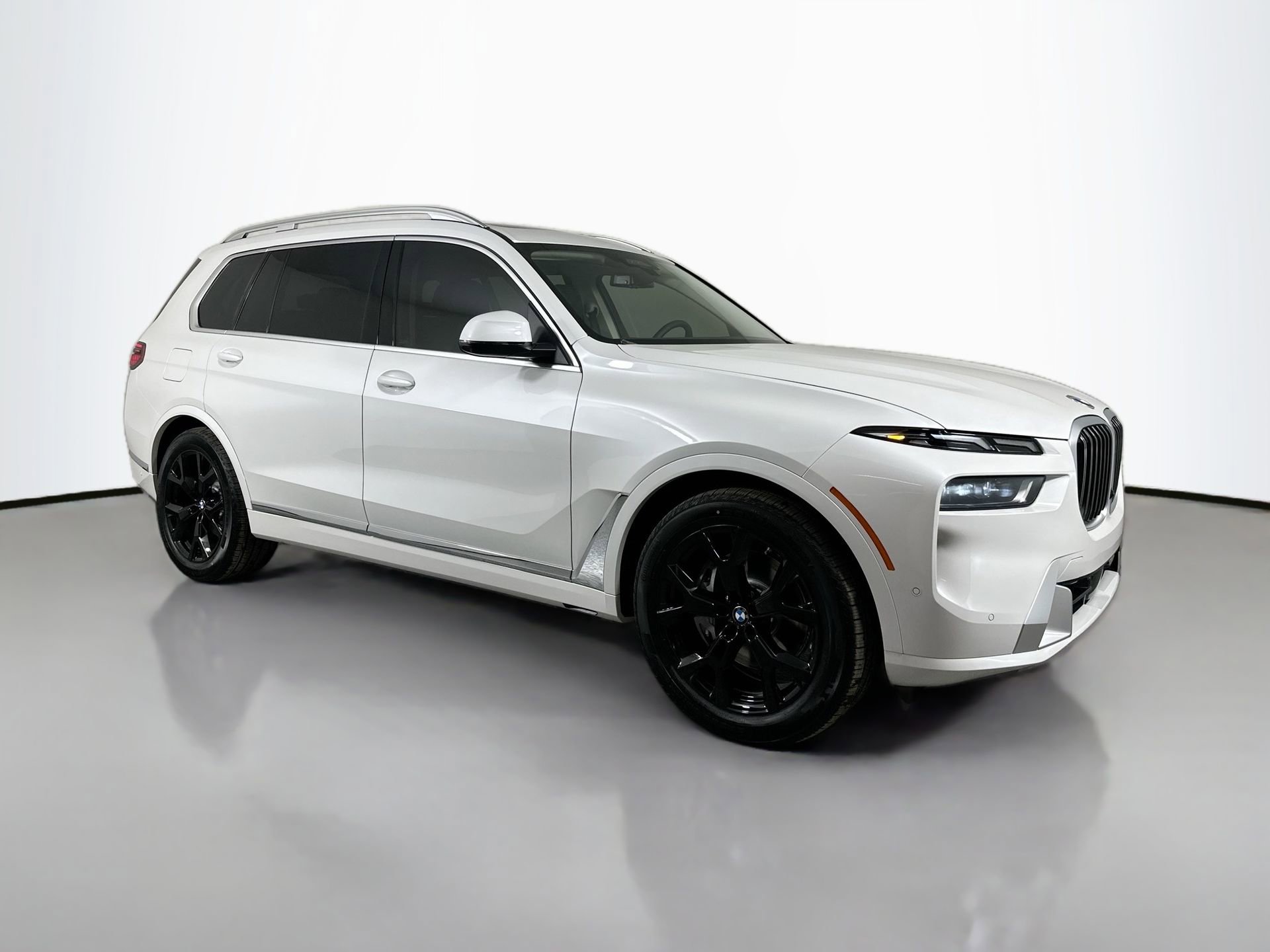 New 2026 BMW X7 xDrive40i image 3