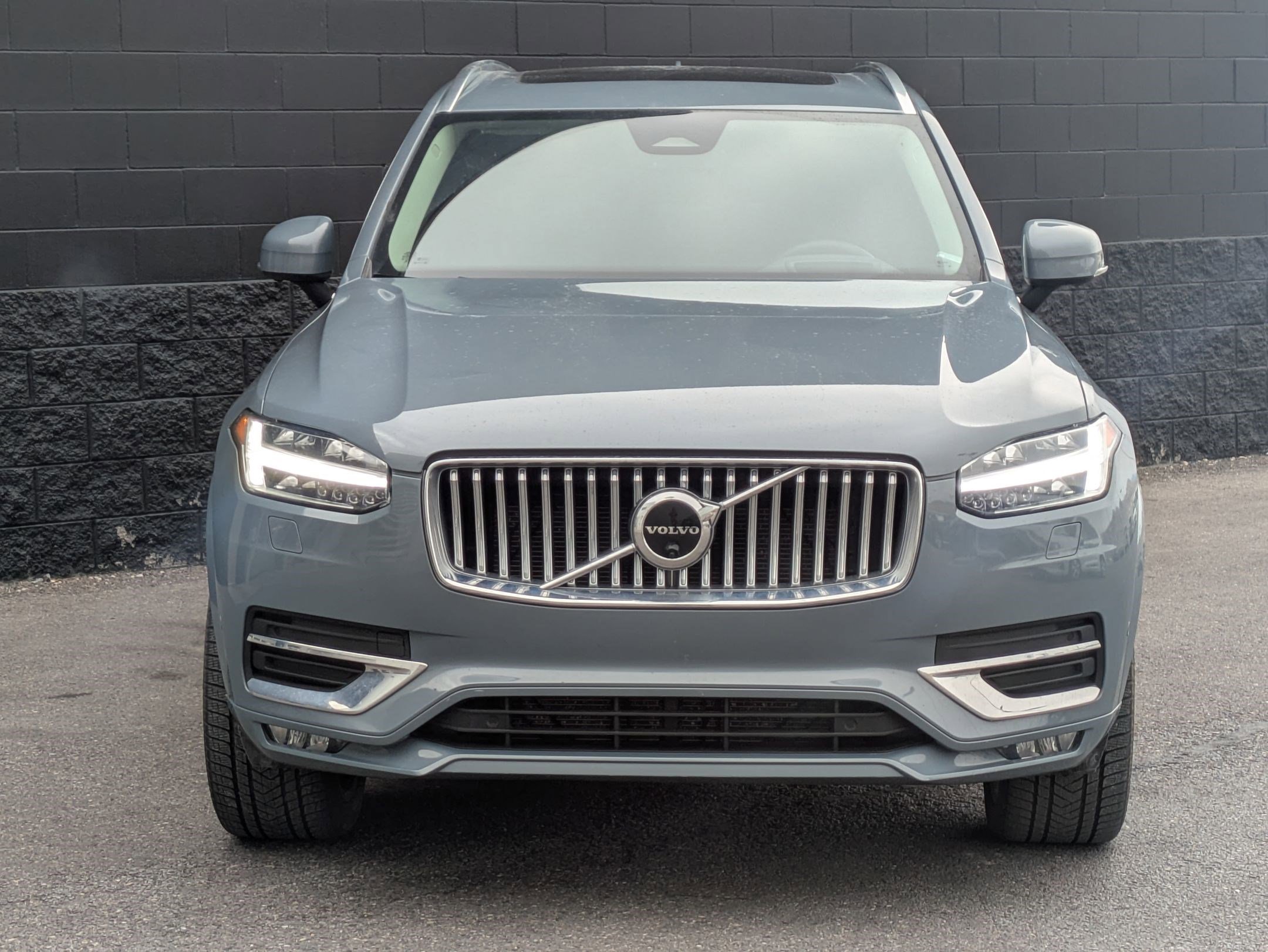 Used 2023 Volvo XC90 B6 Ultimate w/ Protection Package Premier image 2