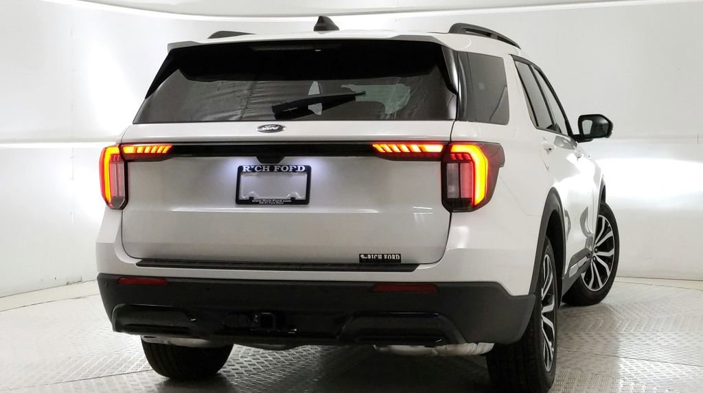 New 2025 Ford Explorer ST-Line w/ Premium Package image 4