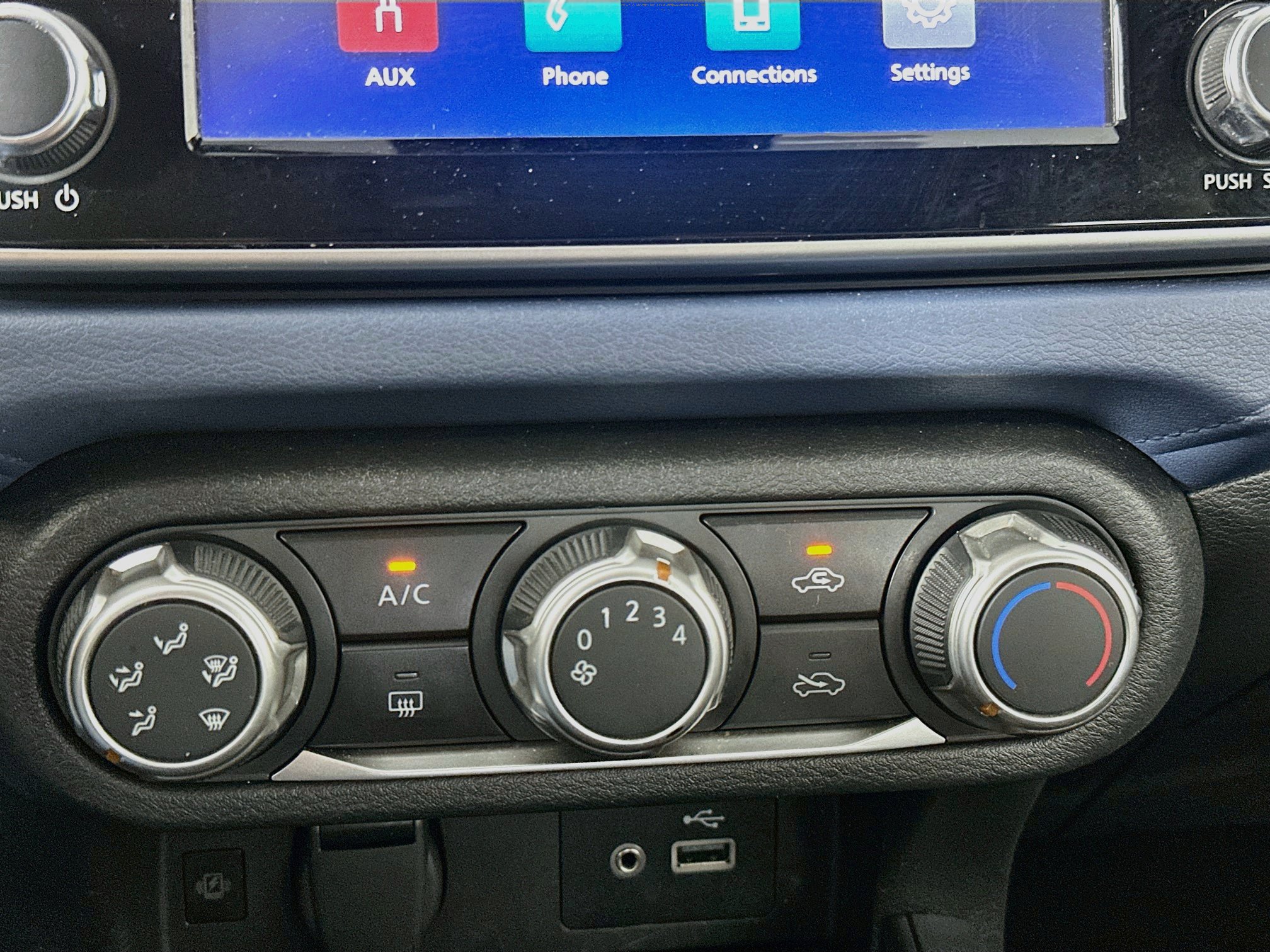 Used 2025 Nissan Versa SV FWD image 23
