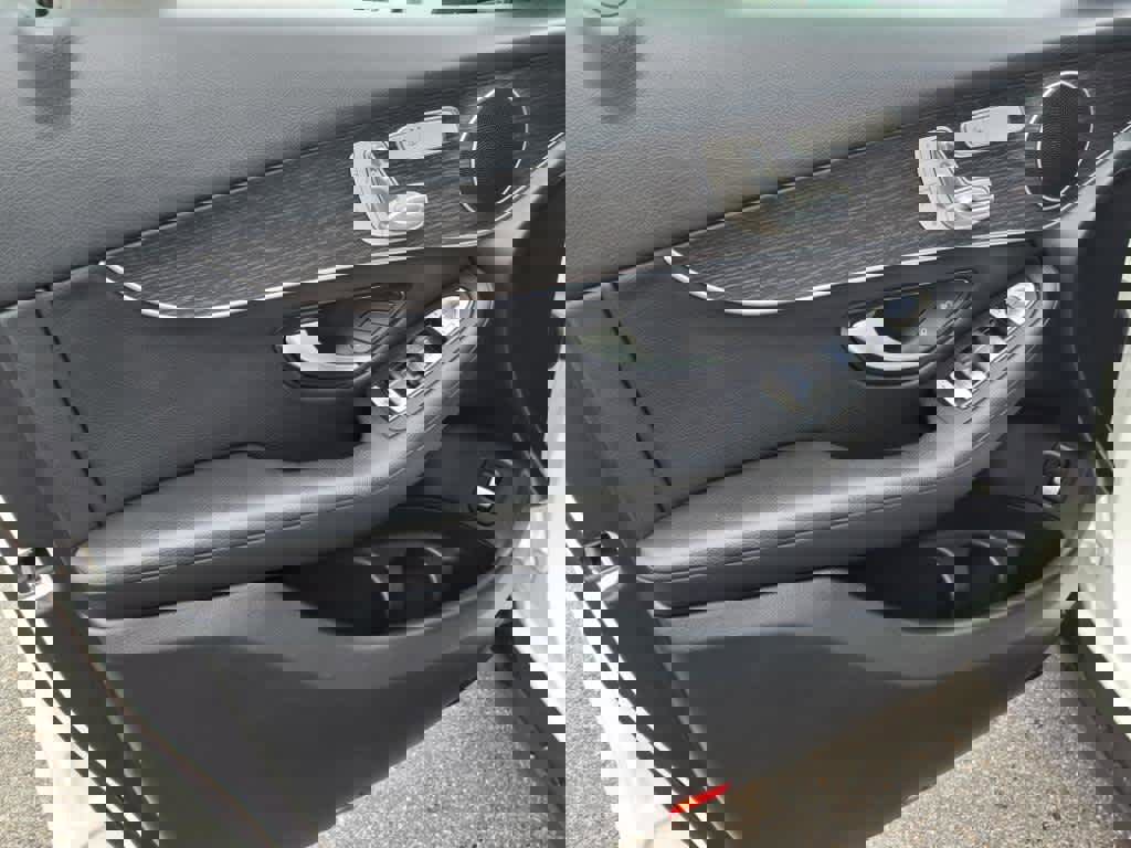 Used 2022 Mercedes-Benz GLC 300 4MATIC image 8