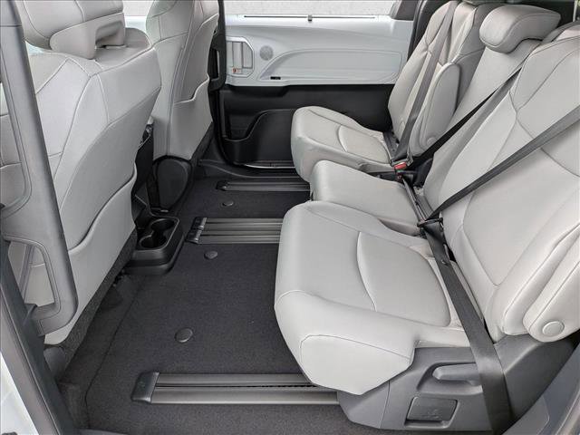 New 2026 Toyota Sienna XLE image 15