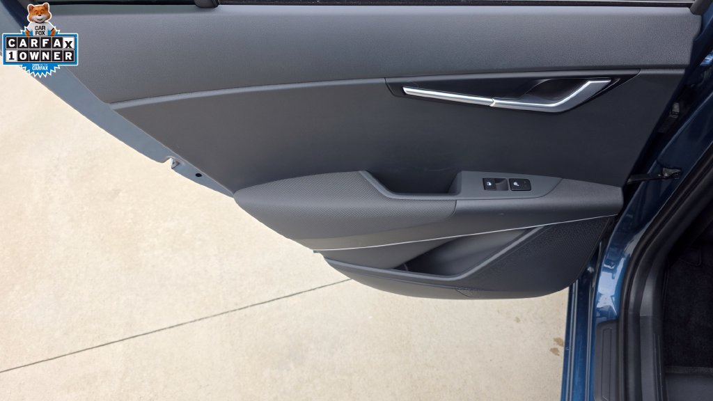 Used 2025 Kia Niro EX w/ EX Cold Weather Package FWD image 18