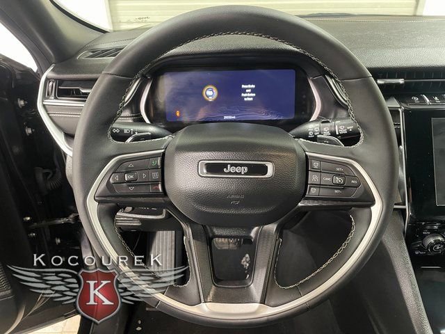 Used 2023 Jeep Grand Cherokee Altitude image 14