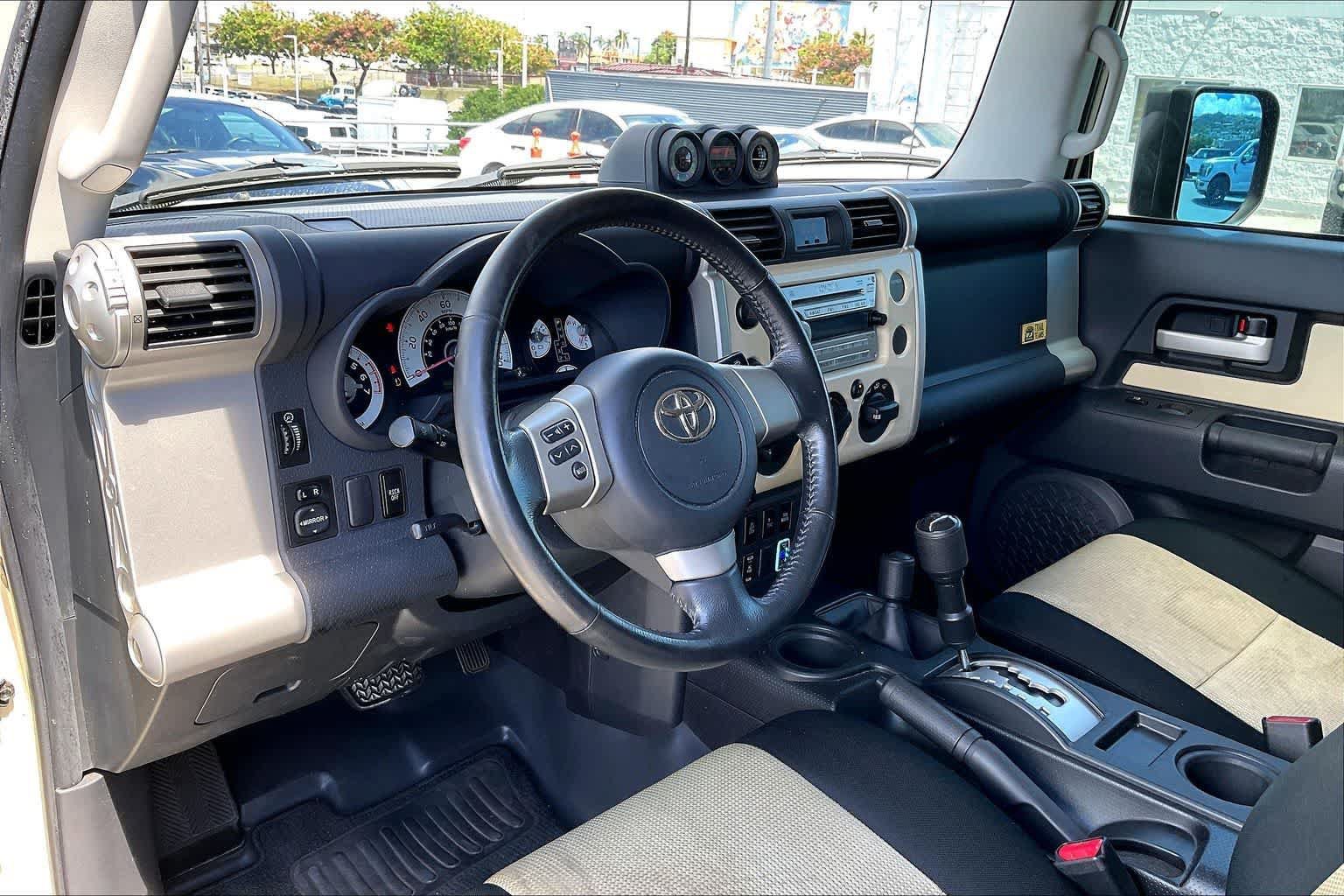 Used 2010 Toyota FJ Cruiser 4WD image 2