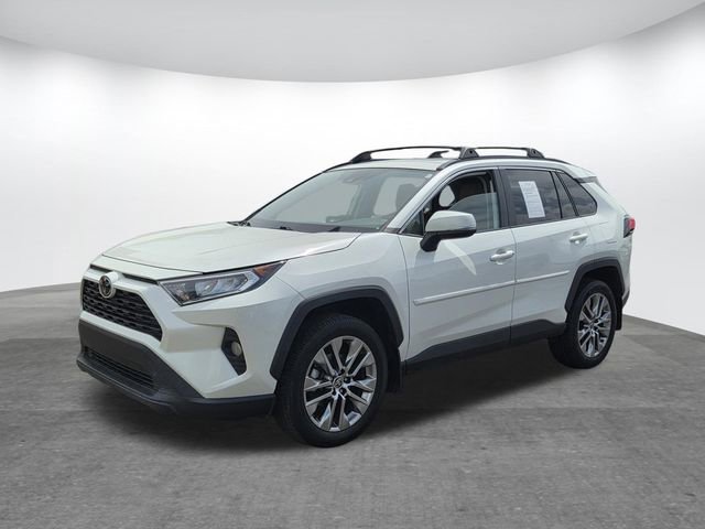 Used 2021 Toyota RAV4 XLE Premium image 6
