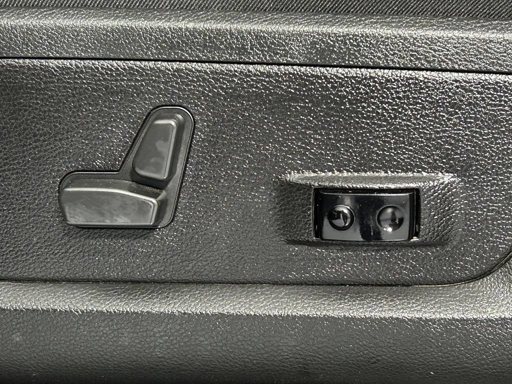 Used 2022 RAM 3500 Laramie AWD/4WD image 36