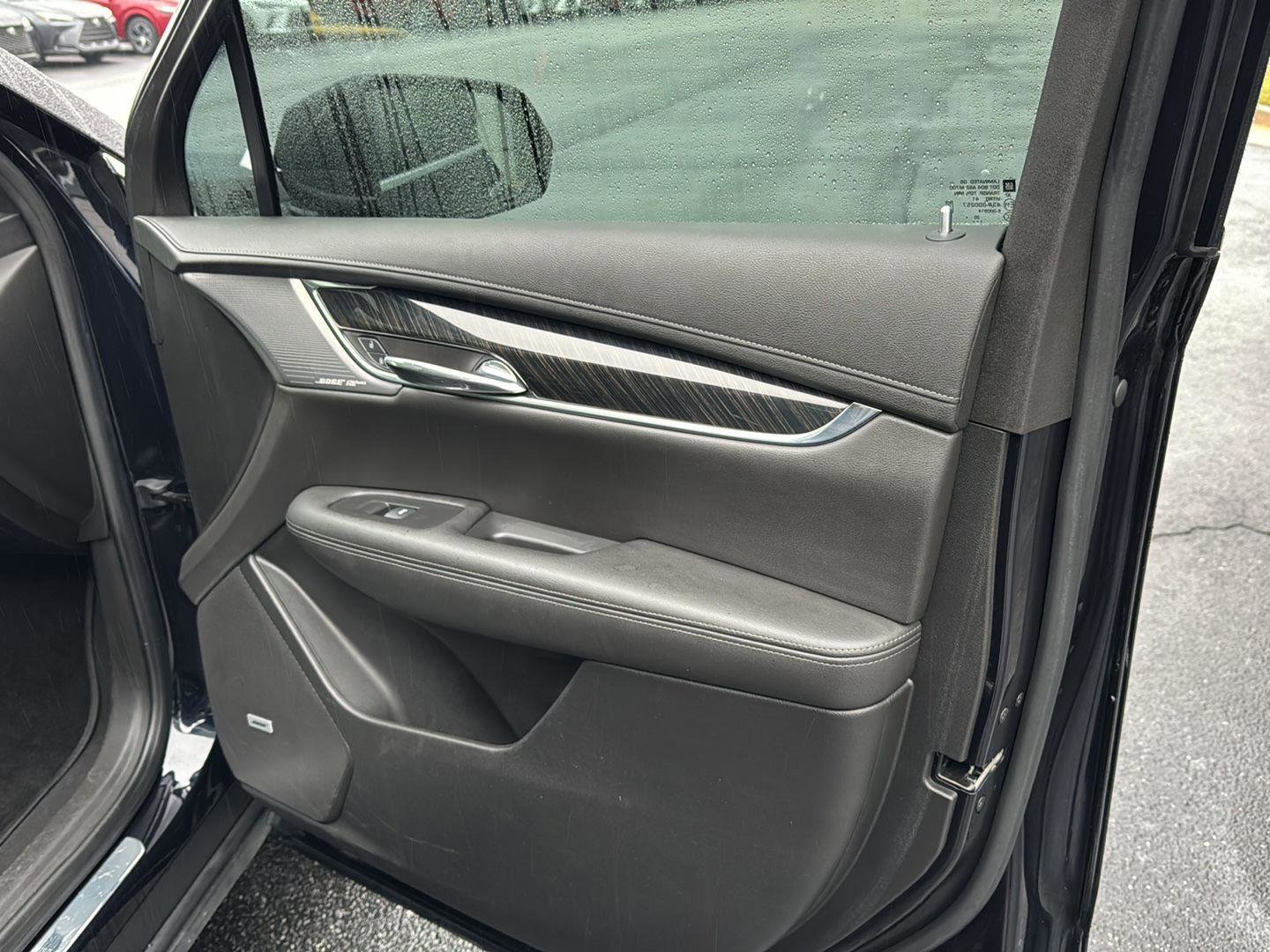 Used 2021 Cadillac XT6 Premium Luxury image 12