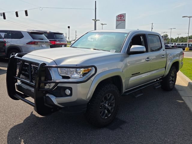 Used 2023 Toyota Tacoma SR5 w/ Technology Package AWD/4WD image 3