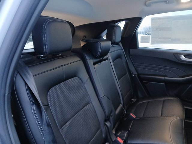 New 2026 Ford Escape SE w/ Class II Trailer Tow Package image 28