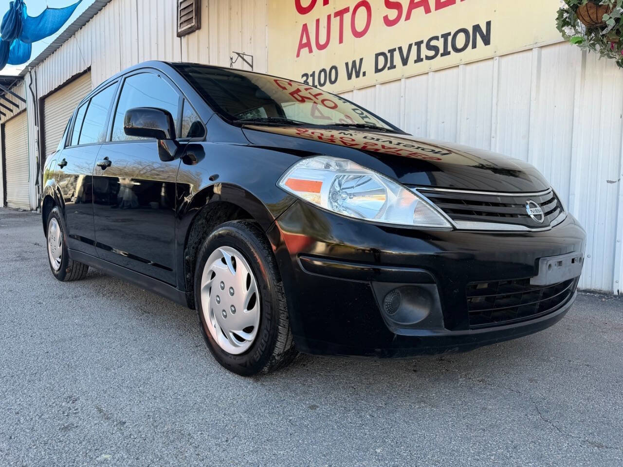 Used 2012 Nissan Versa 1.8 S image 3