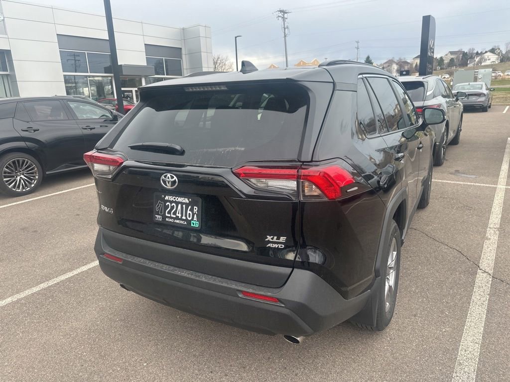 Used 2022 Toyota RAV4 XLE w/ Convenience Package AWD/4WD image 10