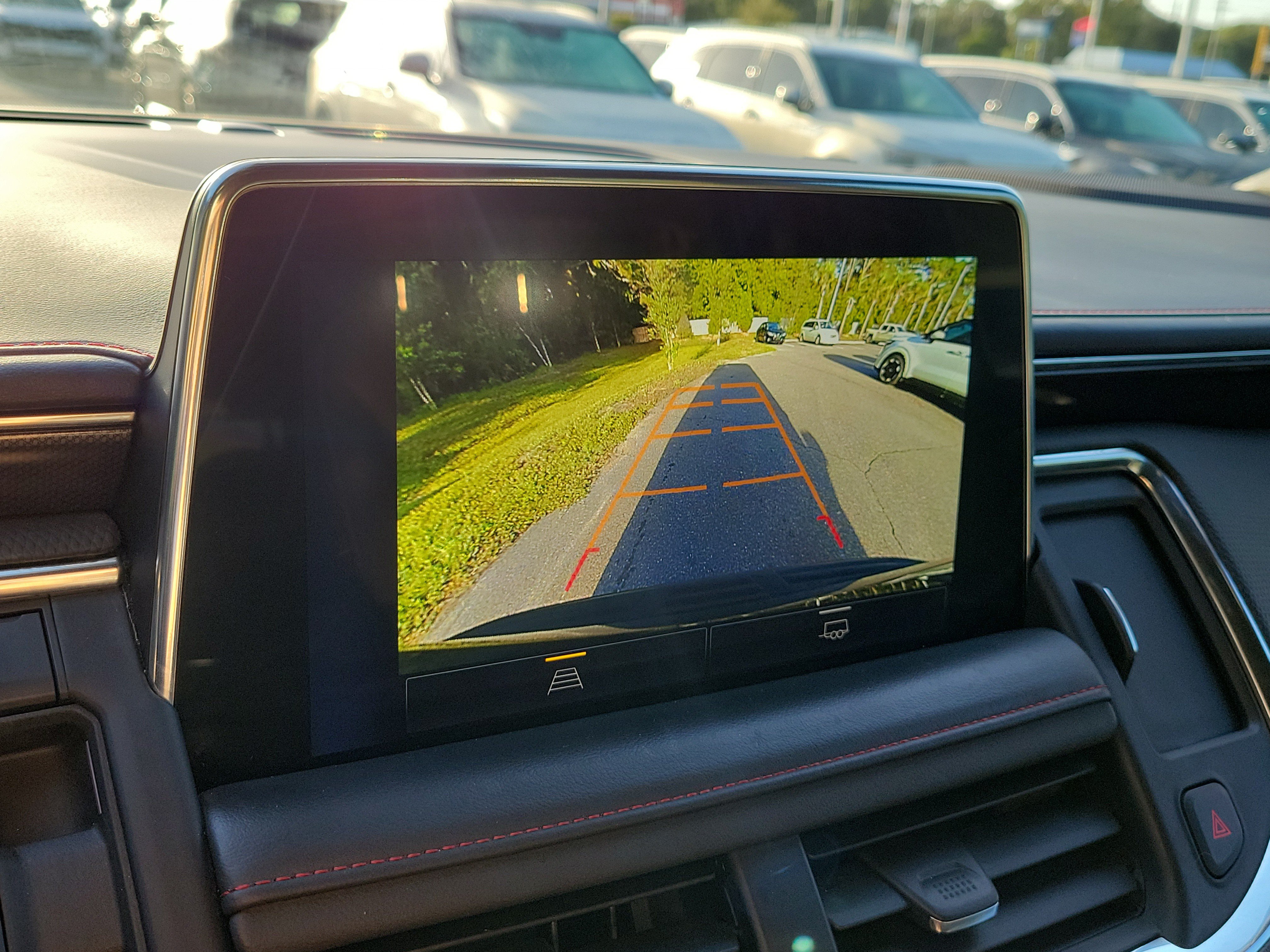 Used 2023 Chevrolet Suburban RST RWD image 32