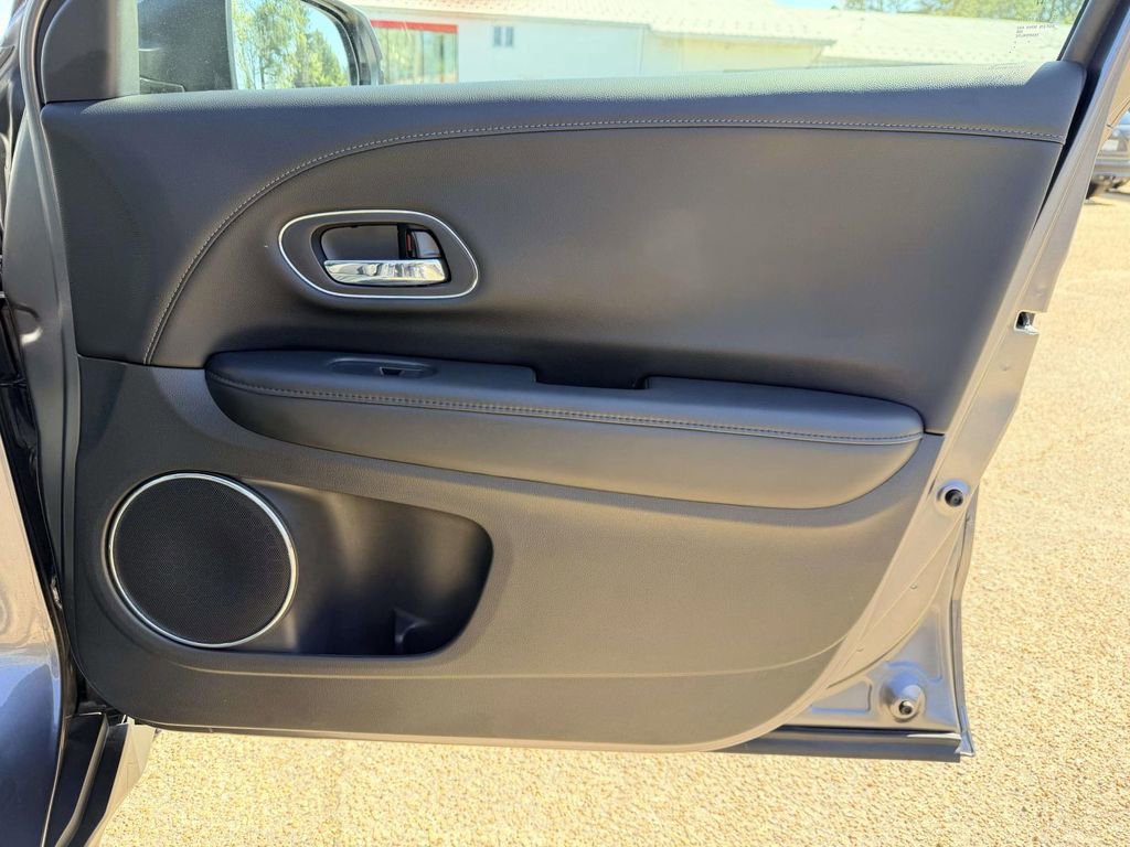 Used 2021 Honda HR-V EX-L image 11