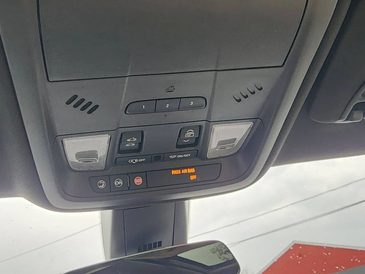 Used 2017 Cadillac XT5 Luxury w/ Driver Awareness Package image 28