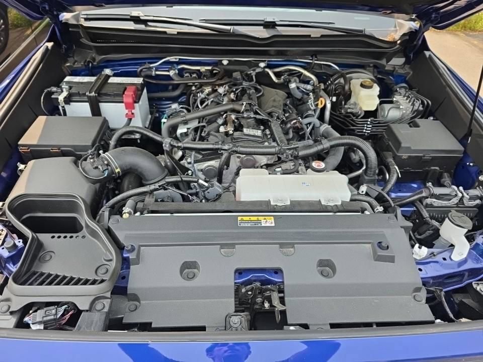 Used 2025 Toyota Tacoma Limited AWD/4WD image 16