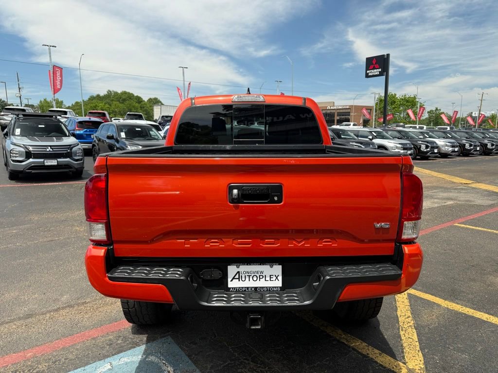 Used 2017 Toyota Tacoma TRD Sport w/ Tow Package (A/T) image 8