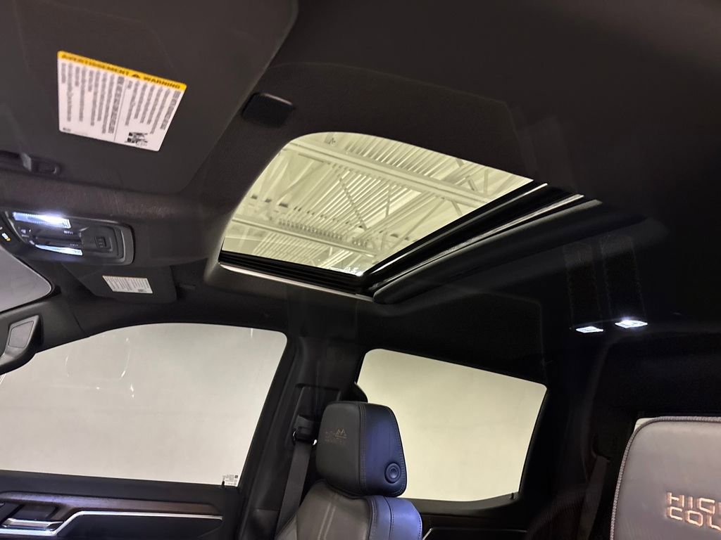 Certified 2026 Chevrolet Silverado 1500 High Country w/ Technology Package image 51