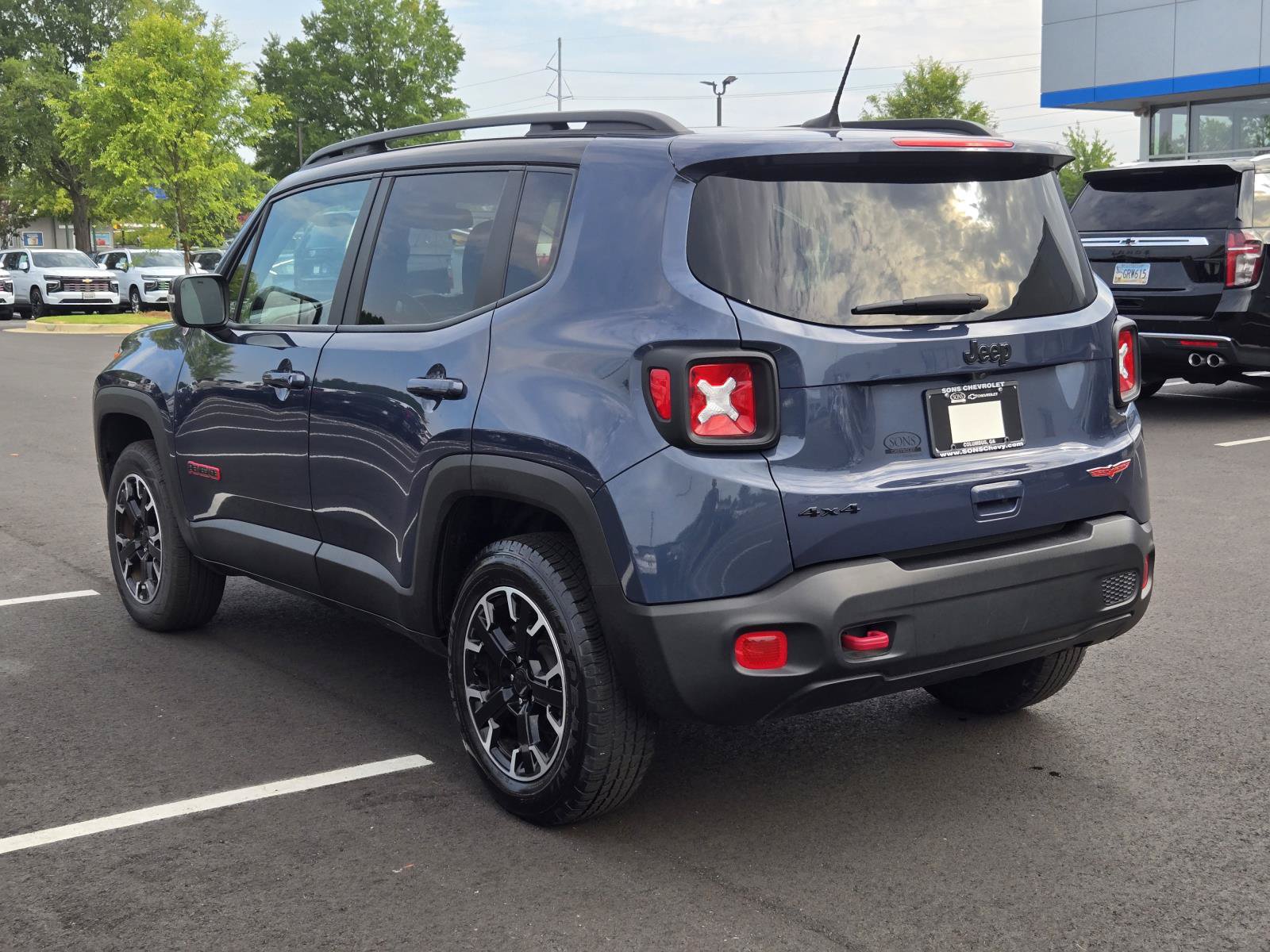 Used 2023 Jeep Renegade Trailhawk AWD/4WD image 10