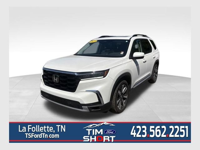 Used 2025 Honda Pilot Touring image 1