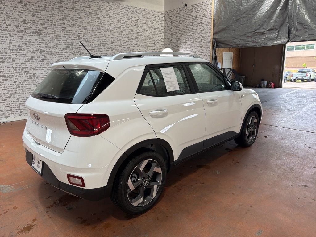 Used 2026 Hyundai Venue SEL FWD image 7