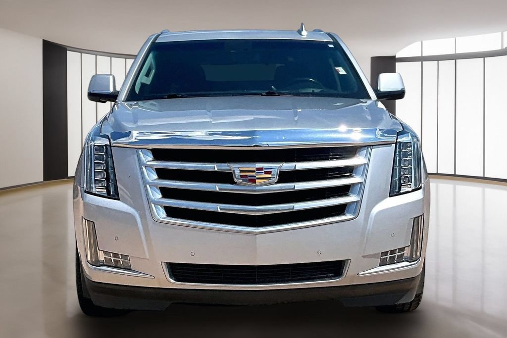 Used 2019 Cadillac Escalade Luxury AWD/4WD image 3