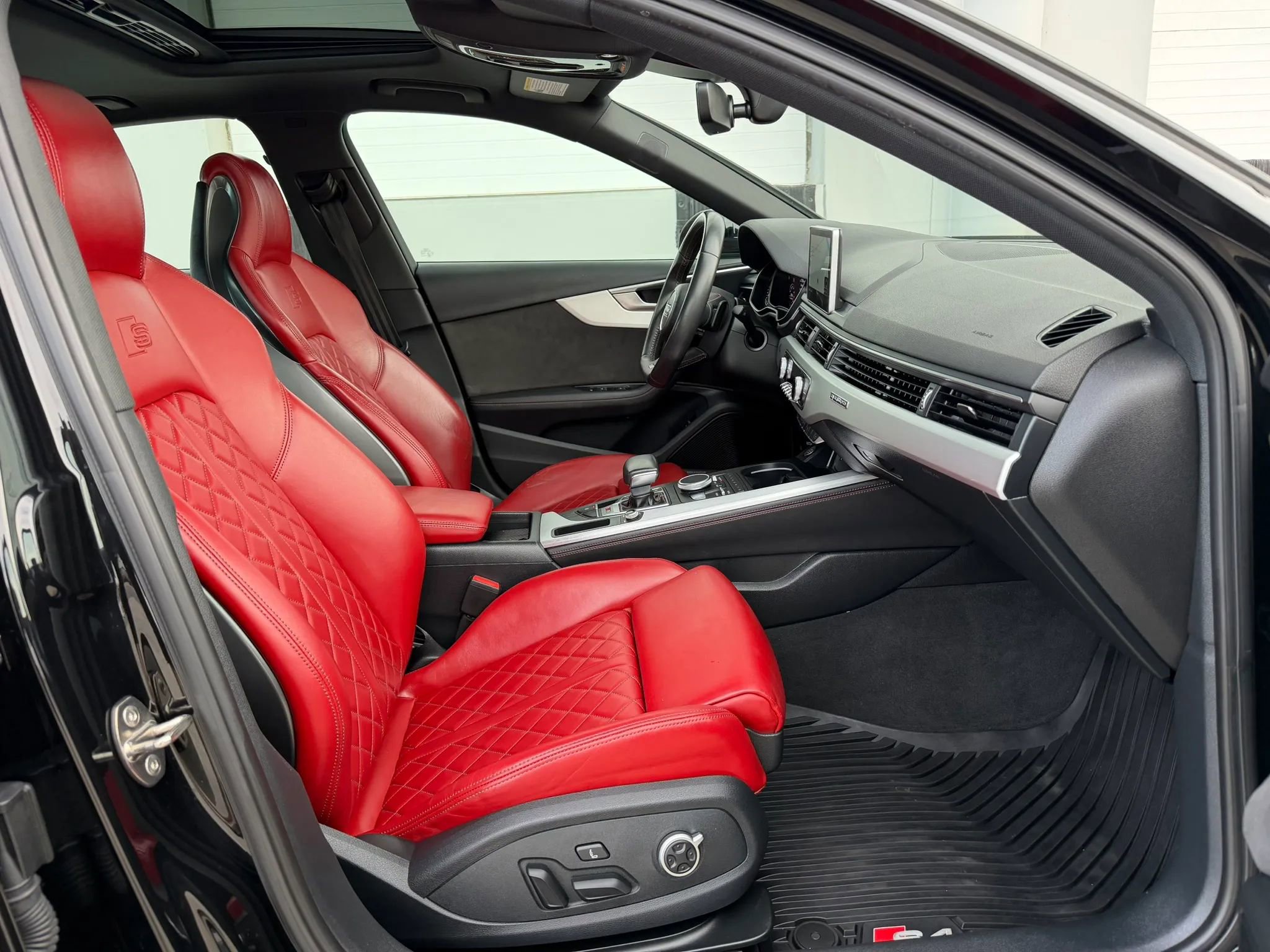 Used 2019 Audi S4 Premium Plus w/ Premium Plus Package image 13