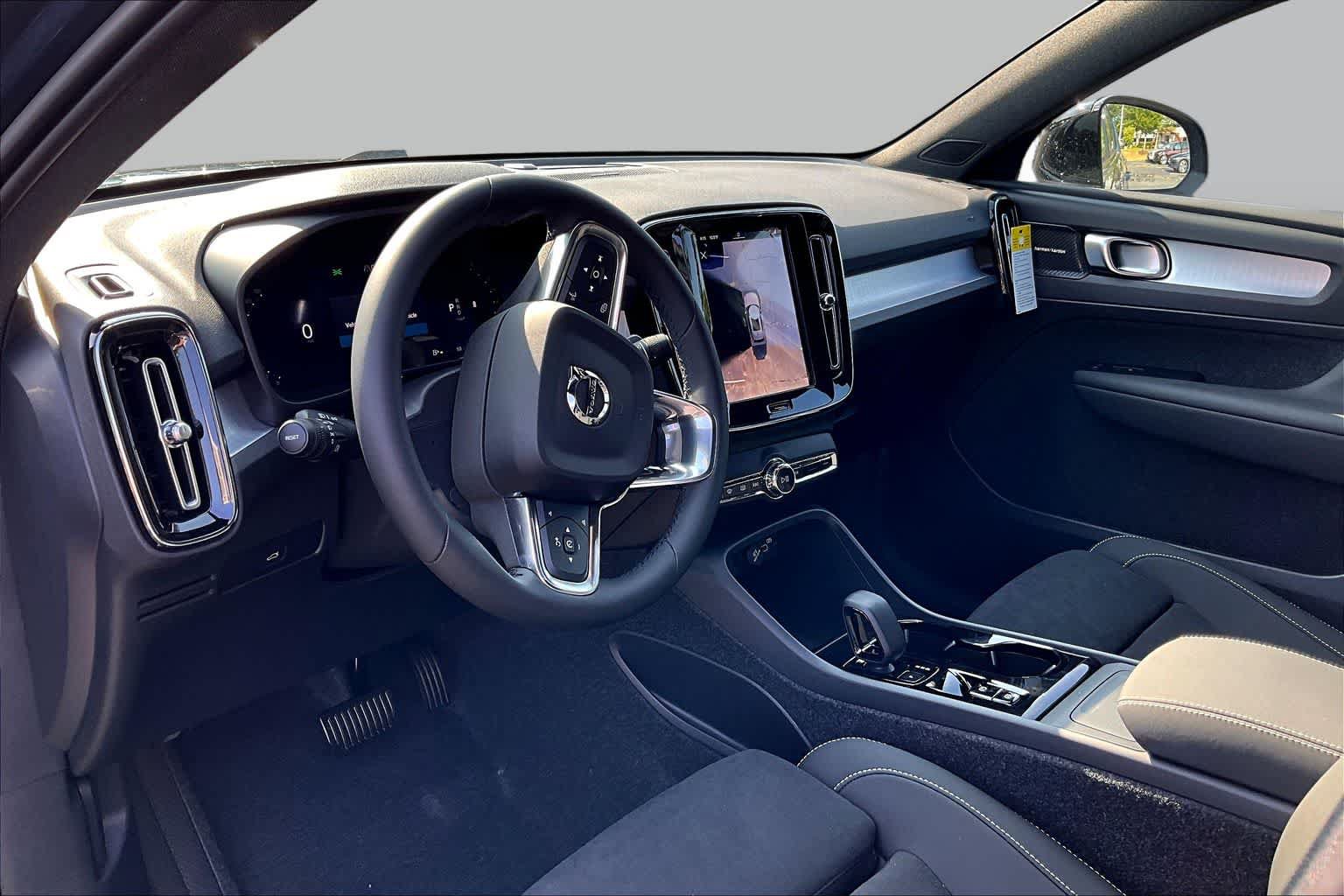 New 2026 Volvo XC40 B5 Ultra w/ Protection Package Premier AWD/4WD image 9